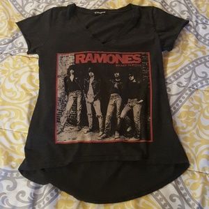 🌹Price Drop⬇️🌹 Ramones t-shirt